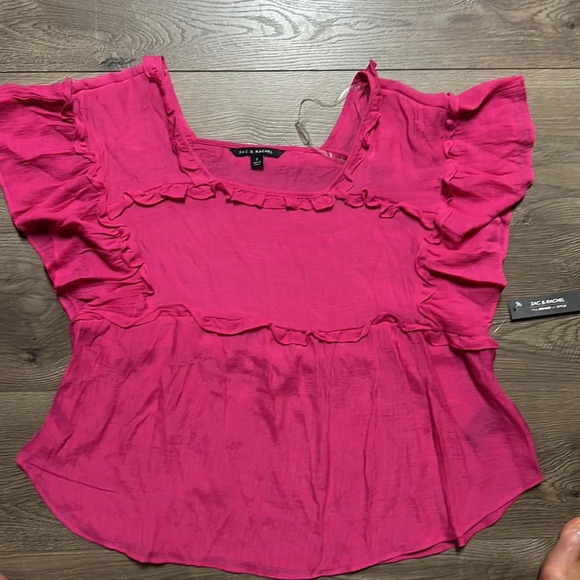 Cute pink top. New Zac and Rachel - Picture 3 of 3